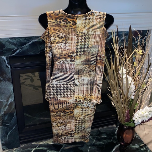 Cold Shoulder - Picture 3 of 3